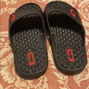 4t slippers